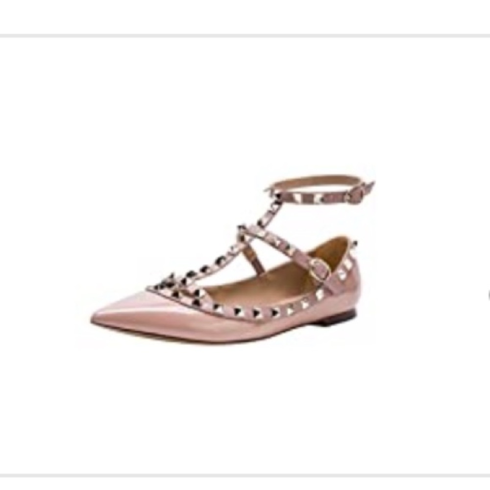 Kaitlyn Pan. Rockstud caged flat.